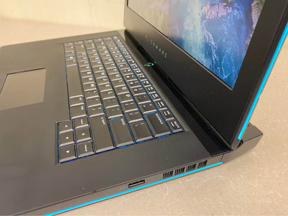 ALIENWARE 15R3 (Core i7, 7th GEN HQ, 32 GB RAM, 1TB NVMe, 1TB HDD), NVIDIA GeForce GTX 1070, 8 GB )