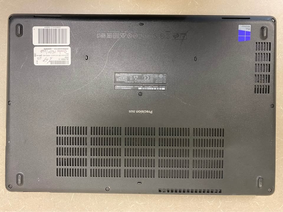 Dell Precision 3520, TOUCH Screen (i7, 7th Gen, 16 GB RAM, 512 GB SSD), NVIDIA Quadro M620, 2 GB