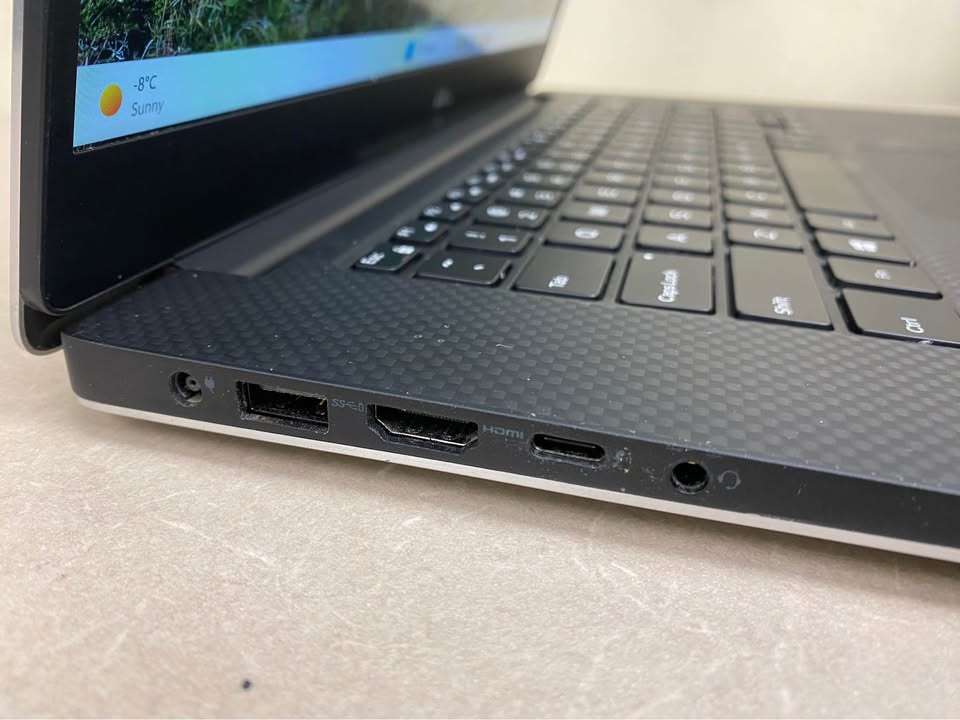 Dell Precision 5530 (i7, 8th Gen, 32 GB RAM, 512 GB SSD) NVIDIA QUADRO P2000, 4GB)