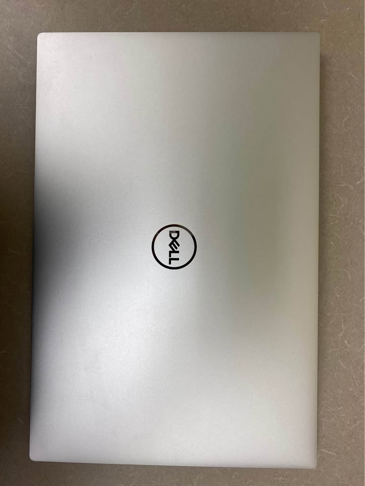 Dell XPS (i7 10th Gen, 32 GB RAM, 512 GB SSD) NIVIDIA)